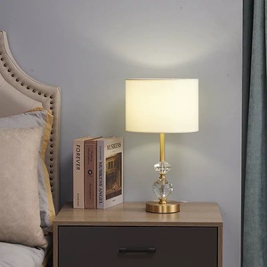 Lampe de chevet d'hôtel en cristal de style européen moderne, à intensité variable tactile, lumière chaude créative, accessoire décoratif de luxe, 2,0 kg - Product Image 5
