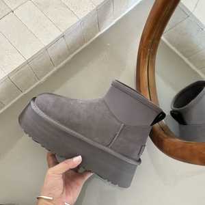 Botas de Nieve de Lujo 2026, Diseño Original, Color Marrón, Casuales, de Caña Alta, de Cuero, Impermeables, con Plataforma - Product Image 1