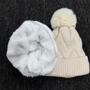 <span class=keywords><strong>Bonnet</strong></span> en laine mérinos et <span class=keywords><strong>cachemire</strong></span> mélangés, personnalisé, de qualité supérieure, tricoté côtelé, pour <span class=keywords><strong>femme</strong></span>, avec patch logo personnalisé, doublure polaire, <span class=keywords><strong>bonnet</strong></span> d'hiver - Product Image 4