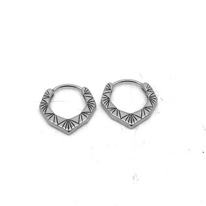 yunnique Pendientes de aro geométricos de acero de titanio unisex para uso diario Otoño 2024 - Product Image 1