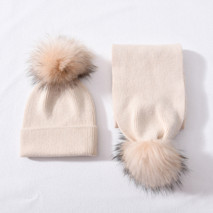 Ensemble <span class=keywords><strong>bonnet</strong></span> et <span class=keywords><strong>écharpe</strong></span> d'hiver pour <span class=keywords><strong>femme</strong></span> avec pompon en vraie fourrure de raton laveur, tricot long en <span class=keywords><strong>cachemire</strong></span> uni - Product Image 4