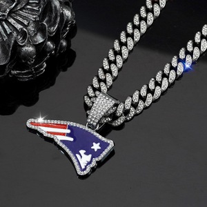 Collar con Colgante Personalizado de los New England Patriots, Estilo Deportivo, con Logotipo del Equipo en Esmalte, Diamantes de Imitación CZ, Cadena Cubana, Estilo Hip Hop - Product Image 2
