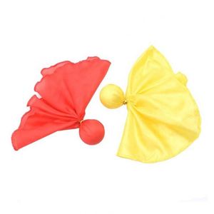 Drapeau de défi de football personnalisé jaune et rouge de haute qualité pour la publicité, les événements sportifs et les accessoires de fête - Product Image 4