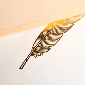 Marcapáginas de plumas de Metal grabado en oro para lectura de regalo promocional personalizado, marcapáginas de acero inoxidable en blanco para manualidades por sublimación