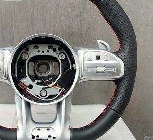 Volant en cuir et fibre de carbone pour GLE450 C63 C450 E63 W176 W204 W205 W213 W218 A250 AMG Voiture LHC - Product Image 4
