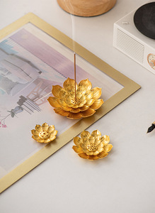 Brûleur d'encens en métal avec motif lotus en relief, mini brûleur d'encens <span class=keywords><strong>pour</strong></span> bâtonnets de santal, encensoir <span class=keywords><strong>pour</strong></span> offres religieuses du Moyen-Orient - Product Image 6