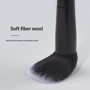 Set Professionale di Pennelli da Trucco 14 Pezzi, Alta Qualità, Setole Sintetiche, Pennelli <span class=keywords><strong>per</strong></span> Viso e Ombretto, Manico in Plastica, Kit Cosmetico Personalizzato - Product Image 3