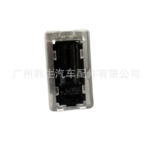 Tesla รุ่น Y ไฟต้อนรับ1007151-70-E ไฟคลิปควบคุมประตูบนฝาครอบพลาสติก - Product Image 3