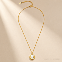 Colliers pendentifs en acier inoxydable de modèles variés, plaqués or, bijoux de mode pour femmes, vente en gros