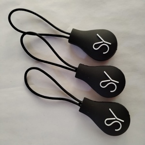 PPH-0019 tùy chỉnh thời trang logo thương hiệ<span class=keywords><strong>u</strong></span> thiết kế mới mềm PVC dây kéo thanh trượt <span class=keywords><strong>pullers</strong></span> cao su trang trí vá Túi xách <span class=keywords><strong>Zip</strong></span> puller - Product Image 4