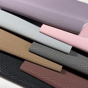 Cuero Sintético Duradero con Textura de Lichi Sin Solventes para <span class=keywords><strong>Tapicería</strong></span> <span class=keywords><strong>Automotriz</strong></span>, Múltiples Colores para Accesorios de Coche - Product Image 1