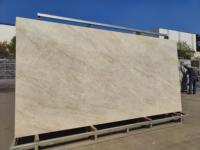 Dalles de pierre frittée de grande taille beige aspect marbre poli, revêtement mural en gros, brillant, 1600*3200*12MM