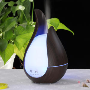 Difusor de Aroma con Diseño de Madera, Humidificador Ultrasónico de 200 ml con Luz LED para Uso en el Hogar y Escritorio - Product Image 4