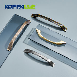Koppalive Poignées <span class=keywords><strong>de</strong></span> porte <span class=keywords><strong>de</strong></span> meuble en cuivre moderne Poignées d'armoire <span class=keywords><strong>de</strong></span> cuisine en laiton <span class=keywords><strong>doré</strong></span> Poignée pour tiroir <span class=keywords><strong>de</strong></span> commode <span class=keywords><strong>de</strong></span> chambre à coucher - Product Image 3