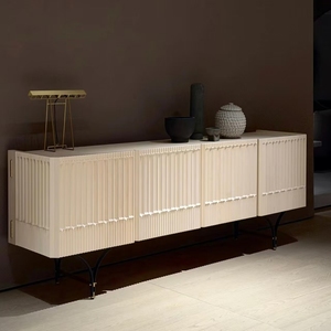 Mobile <span class=keywords><strong>TV</strong></span> di Design Premium con Ante Scanalate e <span class=keywords><strong>Base</strong></span> in Metallo Curvo per Soggiorno di Lusso - Product Image 1