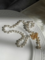 Collar de perlas redondas para mujer, joyería personalizada de alta calidad, de latón chapado en oro con diamantes y lazo positivo