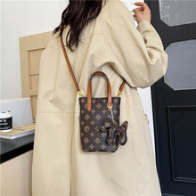 Auténtico <span class=keywords><strong>bolso</strong></span> <span class=keywords><strong>pequeño</strong></span> para <span class=keywords><strong>mujer</strong></span> - <span class=keywords><strong>bolso</strong></span> tote con estampado elegante, moderno y de alta gama. Nuevo <span class=keywords><strong>bolso</strong></span> bandolera de un solo hombro. - Product Image 5