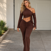 Ensemble chic et sexy pour femme : haut court marron asymétrique et jupe longue taille haute – Collection été
