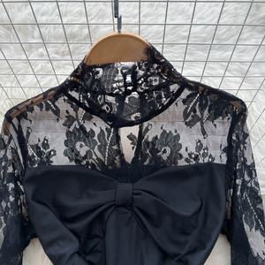 Vestido formal negro oscuro para mujer - con encaje, manga larga, plisado cosido, entallado en la cintura, con dobladillo con volantes. - Product Image 6