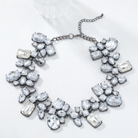 Vente en gros collier de mariée de style mignon avec diamant en cristal brillant irrégulier extravagant pour les anniversaires des femmes chaîne à maillons