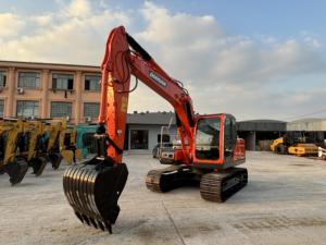Excavadora Usada Doosan DX140 en Venta, Sistema Hidráulico Confiable, Excelente Rendimiento del Motor y la Caja de Cambios, Modelo 2023, DX60, DX80, DX225 - Product Image 3