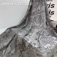 Tissu en Chiffon Semi-Transparent Imprimé de Motifs Floraux de Roses à l'Encre Vintage pour Tenues Élégantes pour Femmes