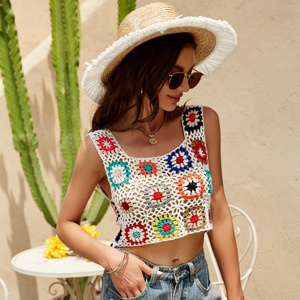 Ventes en gros de hauts personnalisés pour femmes, hauts à bretelles courts à motif floral ajouré, col <span class=keywords><strong>carré</strong></span> - Product Image 5