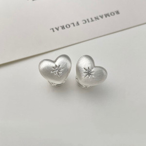 Boucles d'oreilles fines en argent pur S925, design japonais brossé en forme de cœur, étoile octogonale, haut de gamme, style doux et original - Product Image 5