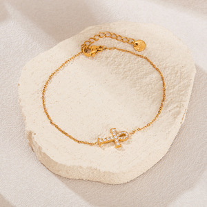 Este es un collar, pulsera y accesorio de mujer popular en Europa y América. Cuenta con un diseño de nicho con un ligero - Product Image 3