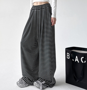 <span class=keywords><strong>Pantaloni</strong></span> larghi larghi da donna a righe bianche e <span class=keywords><strong>nere</strong></span> di alta qualità personalizzati 100% <span class=keywords><strong>pantaloni</strong></span> della tuta Casual di cotone - Product Image 2