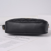 2024 mode à la mode femmes PU rhomboïde sac à bandoulière tout match petit sac à bandoulière carré chaîne unique décoration étanche