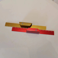 Fixations et attaches personnalisables en métal (acier inoxydable, aluminium, laiton, cuivre) pour boîtes, étagères, supports, plaques, cadres, plateaux, charnières et étiquettes