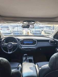 <span class=keywords><strong>Kia</strong></span> Sorento L 2.2T - 4WD <span class=keywords><strong>7</strong></span> <span class=keywords><strong>places</strong></span> Premium SUV d'occasion, Diesel Turbo, Voitures d'occasion à l'exportation, Semi-automatique, Années 2015, 2016, 2017 - Product Image 3