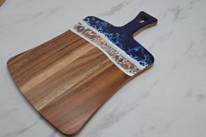 Tabla de cortar con forma de abanico Triangular de ola oceánica azul, mango de cocina de tamaño personalizado, ecológico, sostenible, para servir alimentos - Product Image 3