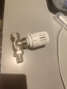 <span class=keywords><strong>Vanne</strong></span> mitigeur de <span class=keywords><strong>radiateur</strong></span> <span class=keywords><strong>thermostatique</strong></span> moderne 220V Vannes de chauffage radiant en laiton Kits de chauffage par le sol 3 ans de garantie pour appartement - Product Image 2