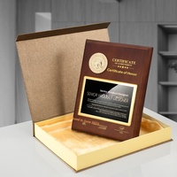 Médaille commémorative haut de gamme en bois massif rouge gravé, plaque d'honneur, certificat personnalisé