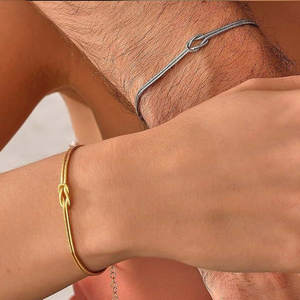 Bracelet et jonc de luxe personnalisés en acier inoxydable 316L plaqué or PVD 14k 18k pour femme, bracelet de couple - Product Image 4