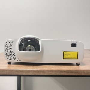 Projecteur vidéo à courte portée 4800 lumens Laser 4k pour projection immersive <span class=keywords><strong>de</strong></span> musée - Product Image 4