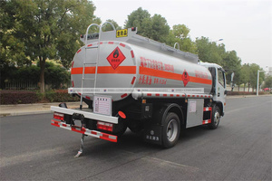 Venta de fábrica mini Dongfeng 4x2 5CBM camión cisterna <span class=keywords><strong>pequeño</strong></span> tamaño móvil aviación combustible <span class=keywords><strong>Bowser</strong></span> - Product Image 4