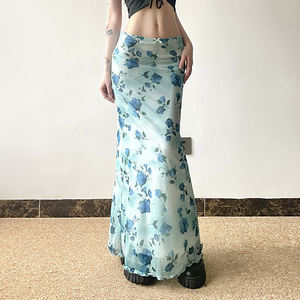 Jupe longue fluide transparente à dégradé de couleurs pour femme, taille basse, style plage et resort, idéale pour les vacances en Asie du Sud-Est - Product Image 1