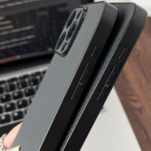 Funda para iPhone 17 Pro Max, Diseño Simple y Ejecutivo, Fibra de Carbono y Cuero, Protección Total Anti-Caídas - Product Image 3