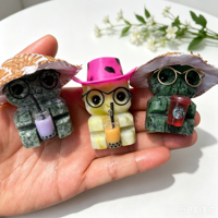 Figurine de dessin animé sculptée en pierre semi-précieuse naturelle avec lunettes, chapeau et mini-accessoires pour boissons