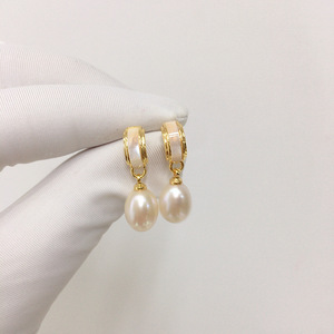 Ensemble de <span class=keywords><strong>bijoux</strong></span> pour femmes, collier et boucles d'oreilles en perles d'eau douce naturelles en forme de coquille de mer, design de <span class=keywords><strong>bijoux</strong></span> raffinés, cadeau pour la fête <span class=keywords><strong>des</strong></span> mères - Product Image 4