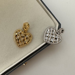 Pendentif en argent pur S925, style rétro français, grille de diamants, design de niche européen américain, incrusté de cœur, pendentif rétro charmant - Product Image 4