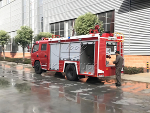 Camión de Bomberos 4x2 de 6 Ruedas con Transmisión Manual, 4000L, LHD/RHD, Tanque de Agua de 4m³, Vehículo Contra Incendios para África Oriental/Occidental - Product Image 5