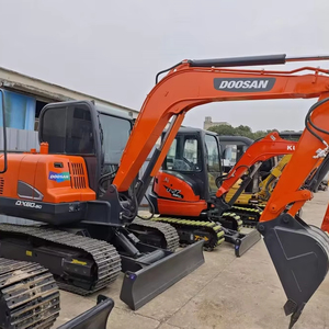 Excavatrice Doosan DX60 d'occasion en excellent état, 6 tonnes, hydraulique, sur chenilles, avec EPA/CE, en stock. - Product Image 1