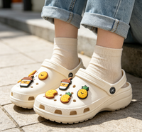 Lot de breloques personnalisées en PVC sur le thème des aliments (café, biscuits, dessins animés) en boîte colorée 03 Fujian pour boucles de sabots et pendentifs de sac mignons