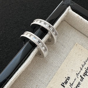 Pendientes de Plata de Ley S925 en Forma de C, Estilo Francés Retro, Joyería Medieval Elegante con Circonita Dorada y Diseño de Nicho Ligero - Product Image 5