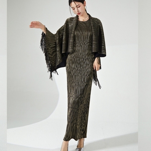 ชุดเซ็ต 2 ชิ้น เสื้อคลุมผ้าทอพู่ห้อยสไตล์วินเทจสำหรับผู้หญิง และเดรสยาว แฟชั่นอินเดีย ปากีสถาน สไตล์อเมริกัน พร้อมส่งด่วน - Product Image 1