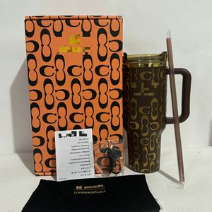 STAN* Co-brand Borraccia Termica da Viaggio da 40oz in Acciaio Inossidabile a Doppia Parete con Stampa Leopardata e Manico - Product Image 3
